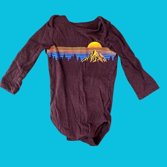 🏞 George Baby Long Sleeve Bodysuit – Retro Sunset Mountain Graphic (Size 12–18M - Picture 2 of 6